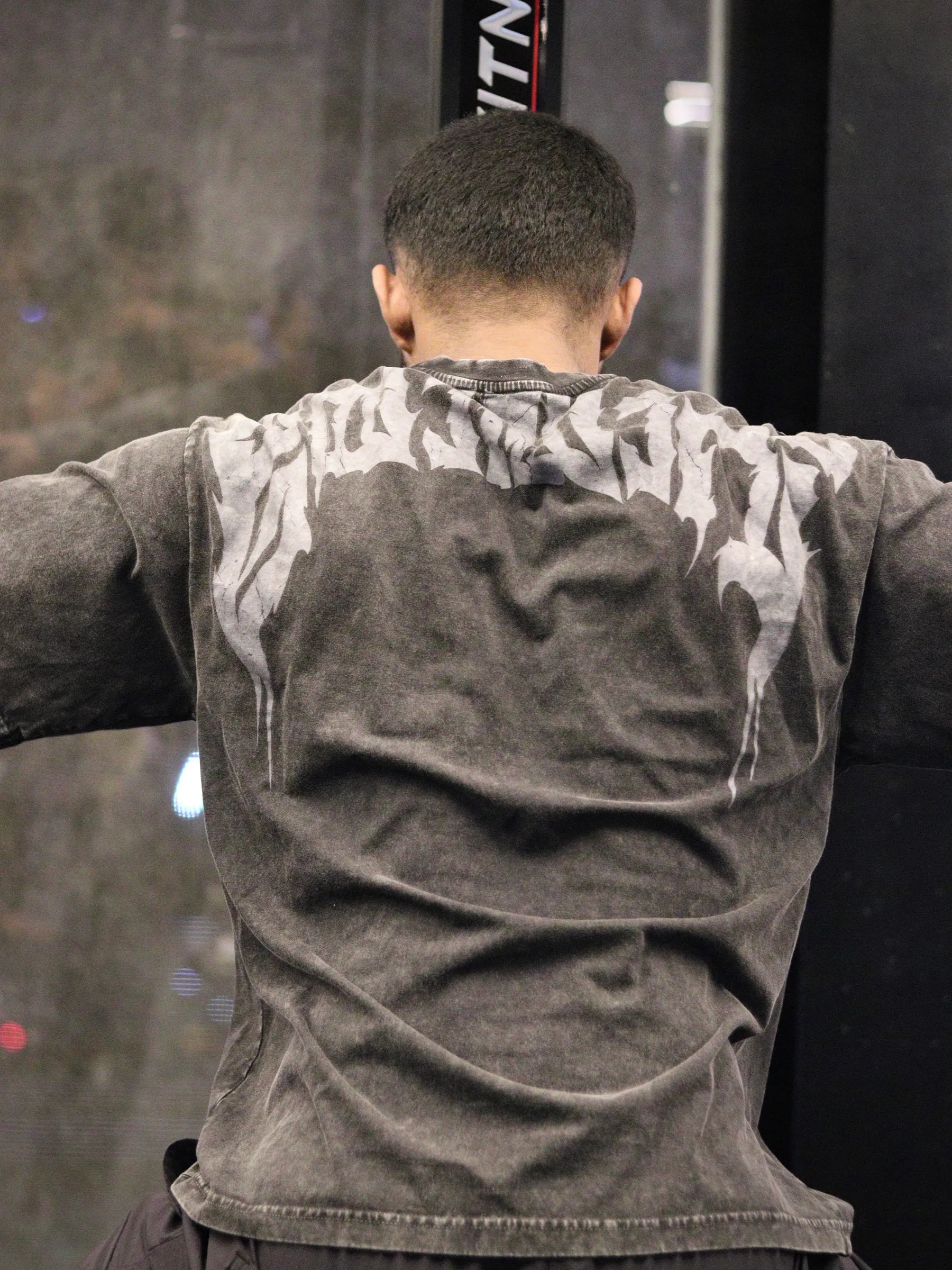 Yodhavu Ember Oversized Tee - Black