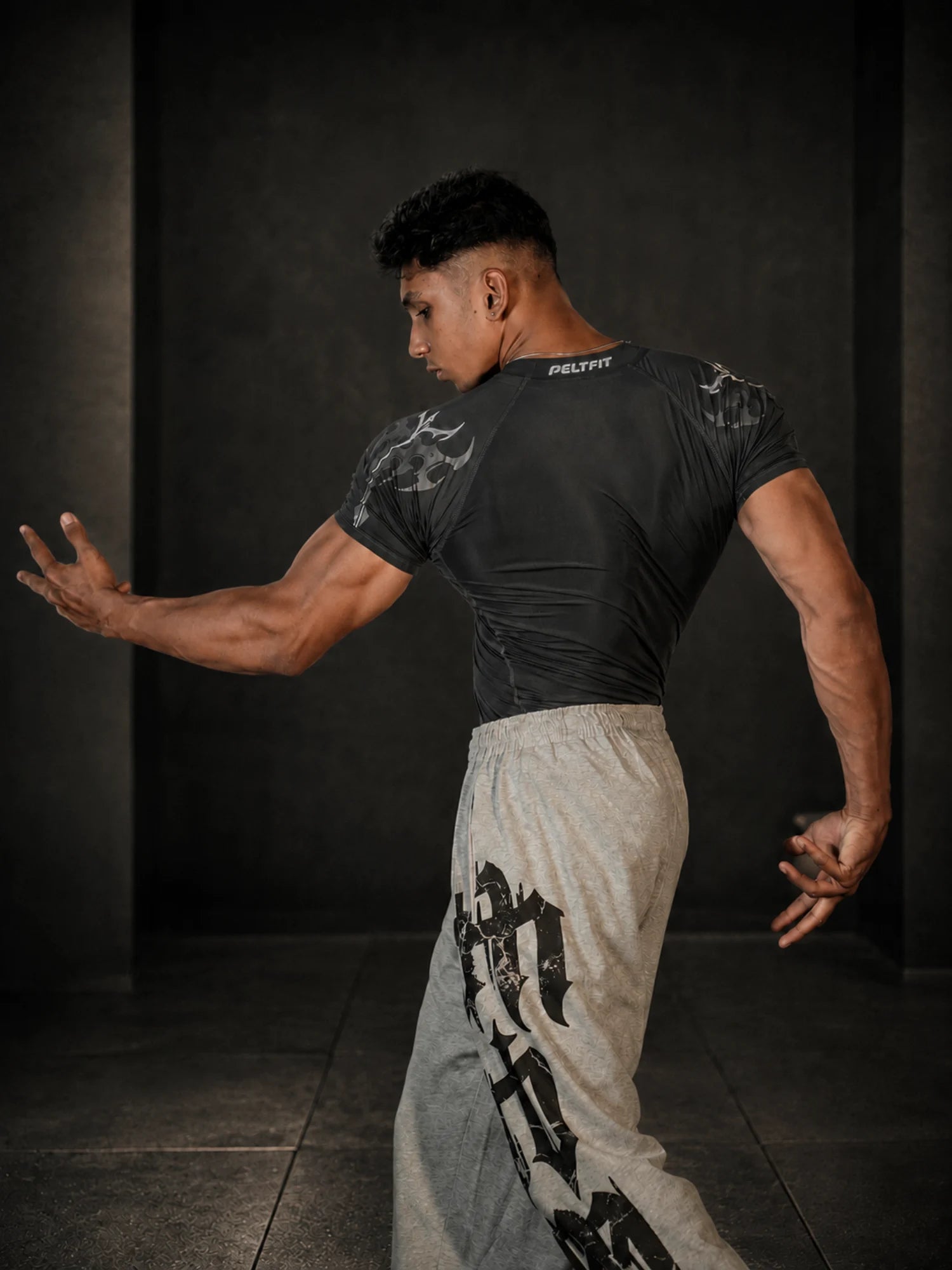 Veeryam Compression Tee - Graphite